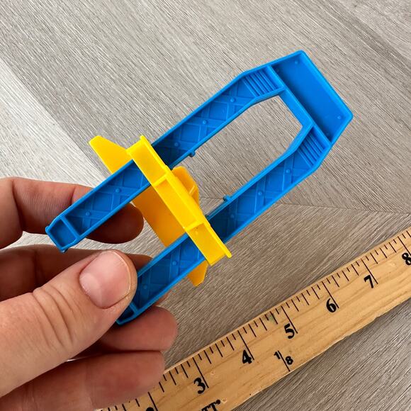 Hot Wheels Ultimate Garage Shark Attack Replacement Part Car Lift Yellow Blue - Picture 4 of 6